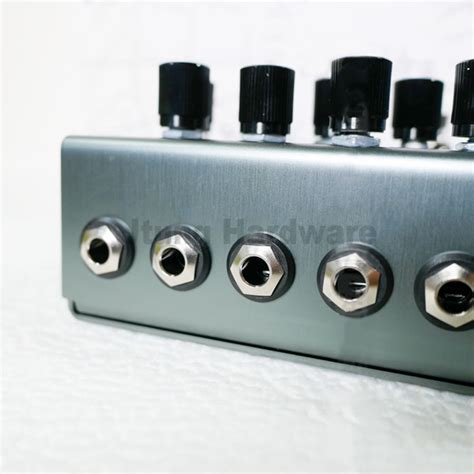 sloped metal guitar pedal chassis|Enclosures / Chassis .